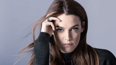 Wallpaper:2fxv-80evb8= Riley Keough